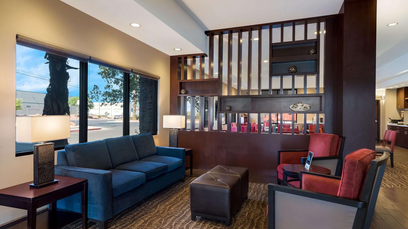 Comfort Inn & Suites Las Vegas - Nellis