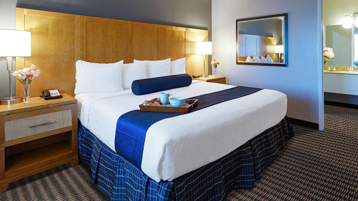 Travelodge By Wyndham Palm Springs